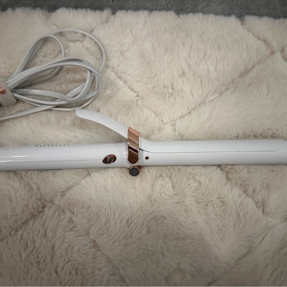 T3 White and Rose Gold Curling Iron